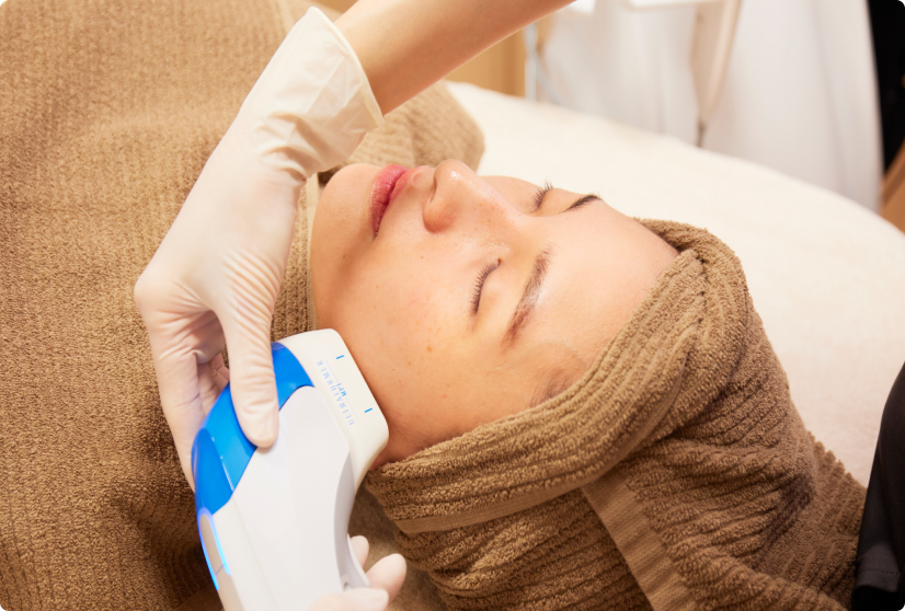 お顔の形やお悩みに合わせて照射
